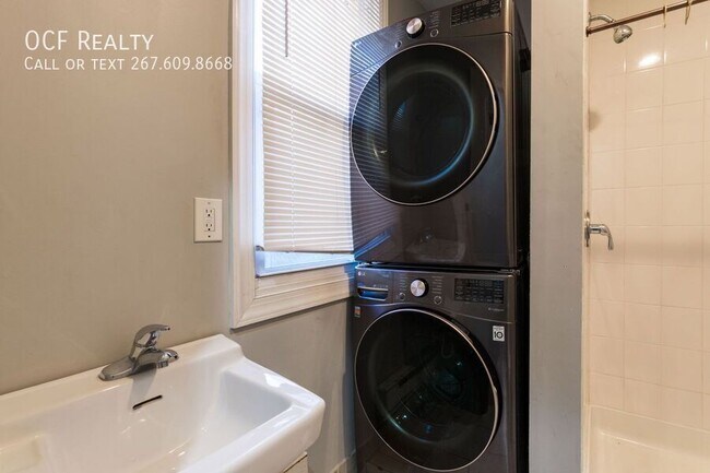 Building Photo - 3943 Terrace St