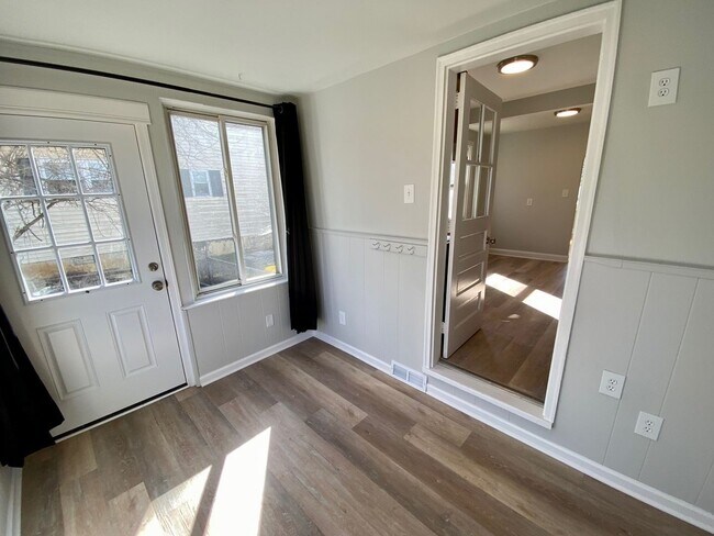 Building Photo - 4 Pafel Rd