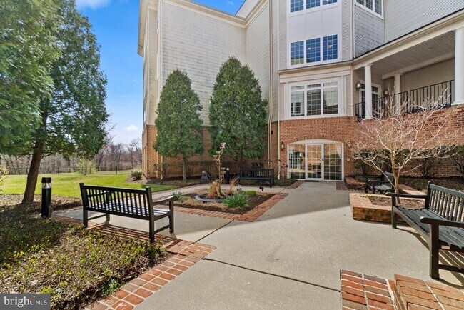 Building Photo - 2150 Troon Overlook