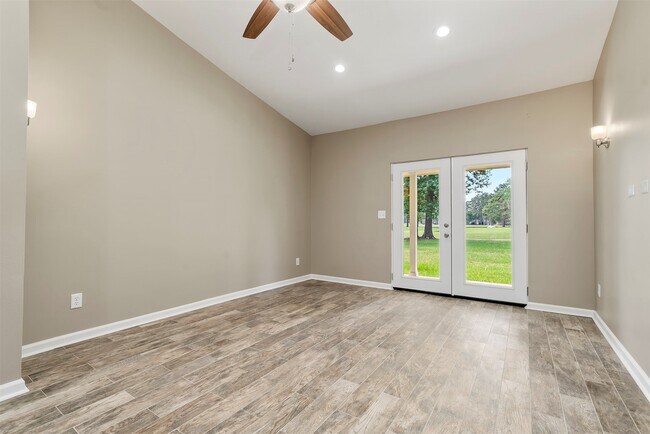 Building Photo - 3411 Balboa Cir
