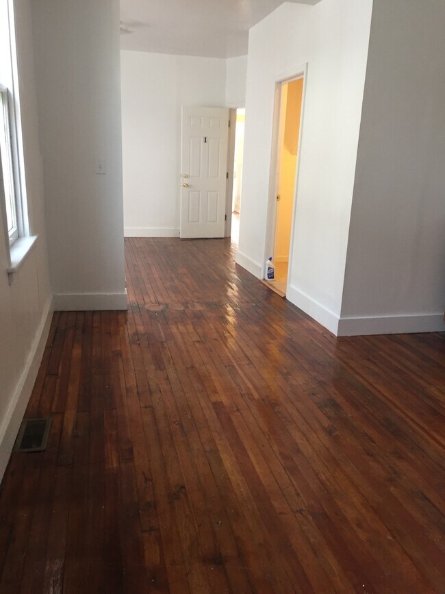 Building Photo - 708 N Pershing Ave