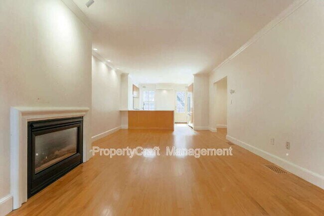 Building Photo - 29 E.Springfield St