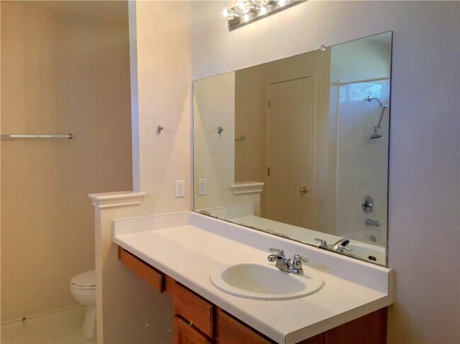 Building Photo - 109 Musselman Ct
