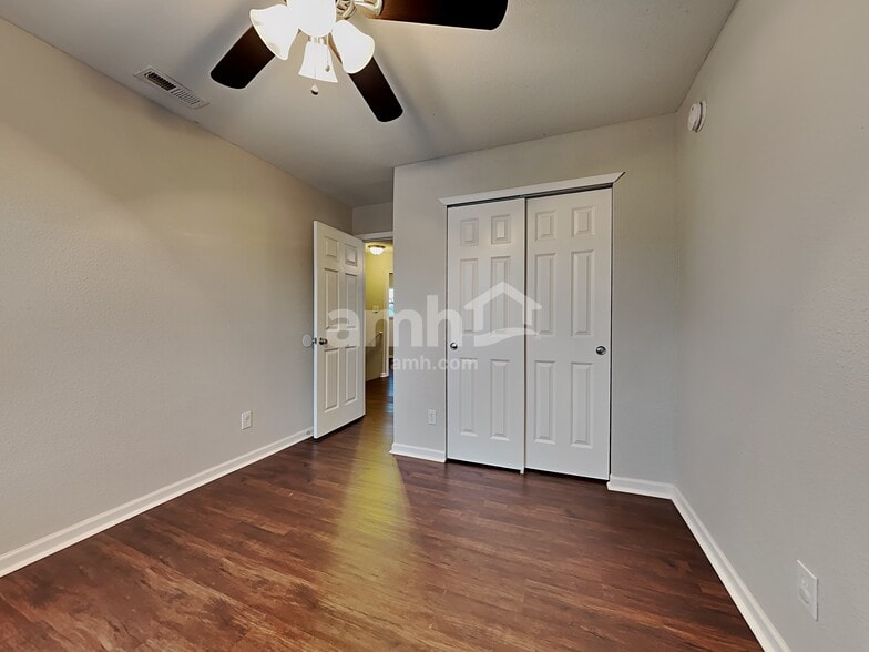 Building Photo - 1141 Central Park Dr