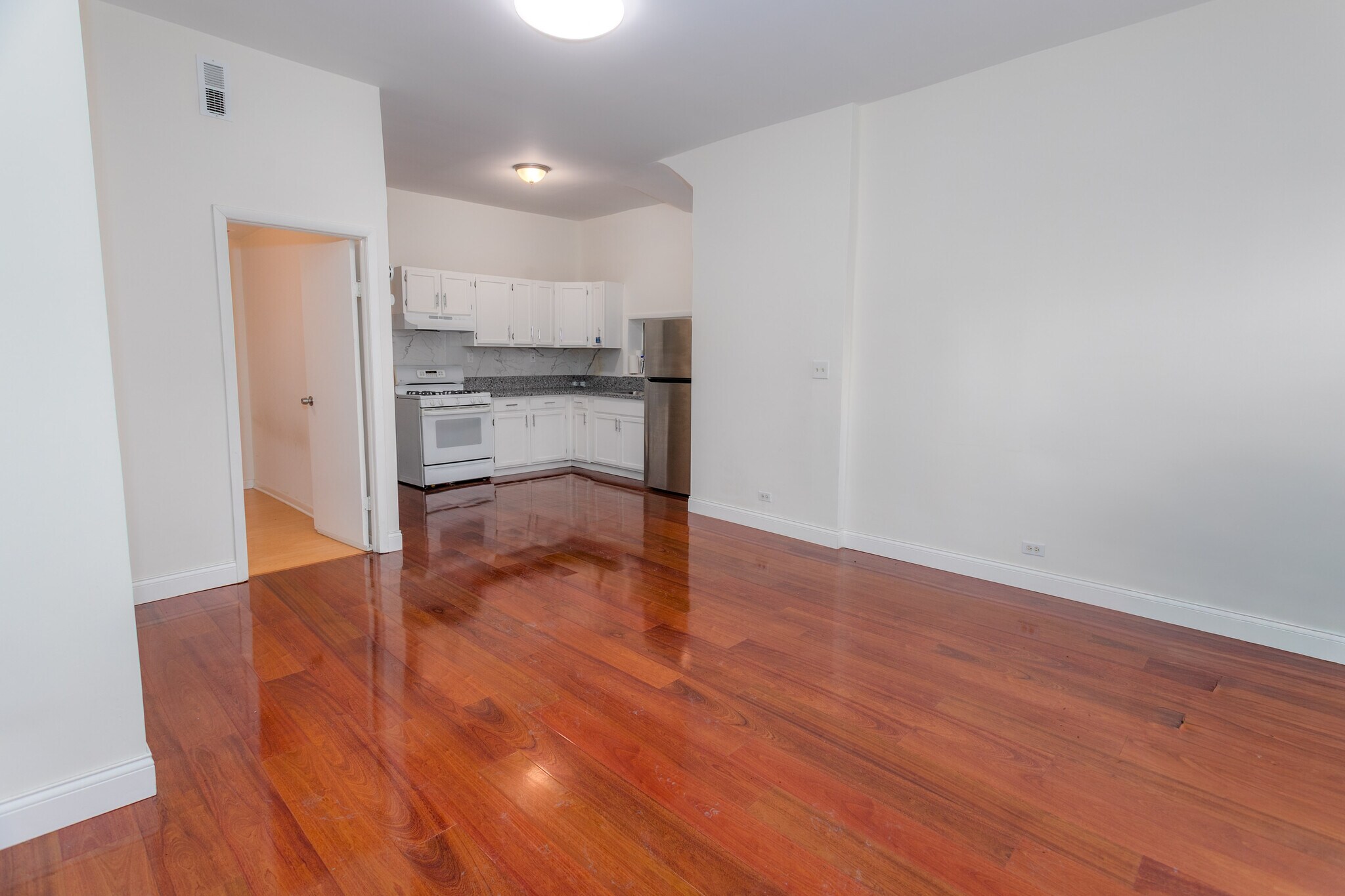 Building Photo - 1651 W 38th Pl