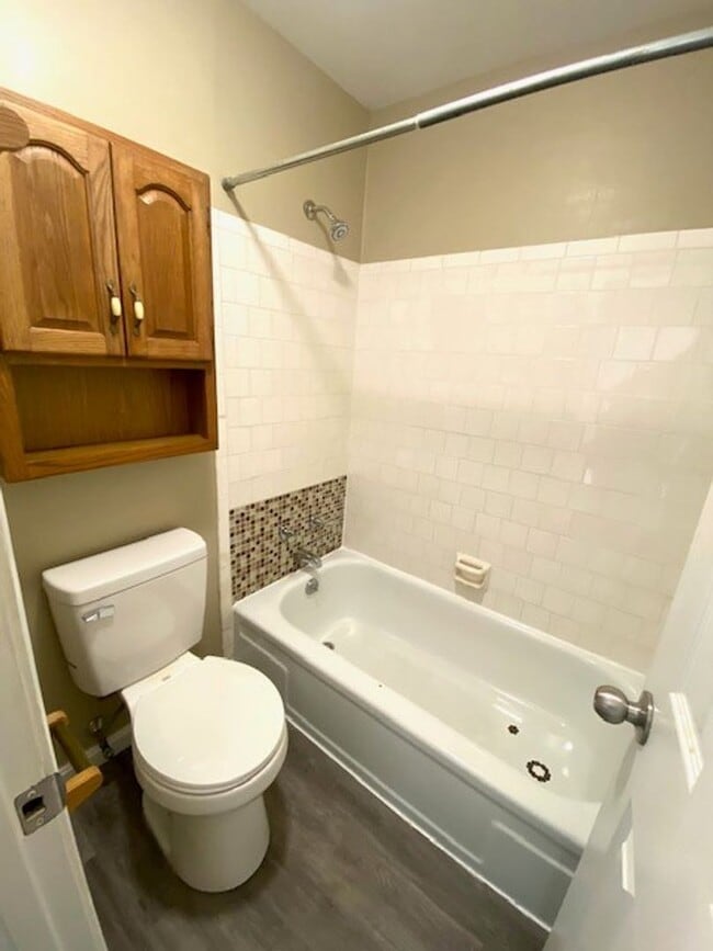 Building Photo - Two Bedroom Condo on 2nd Floor