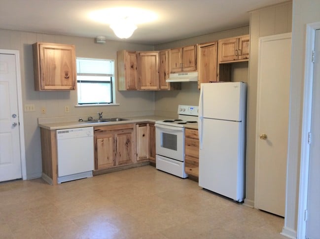 Building Photo - 210 Shipman Rd