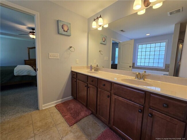 Building Photo - 410 Sedgefield Dr