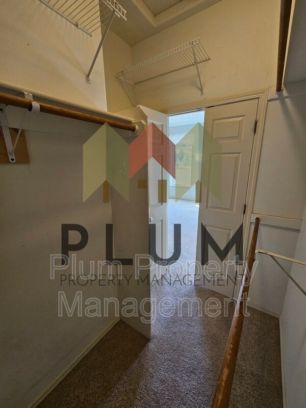 Building Photo - 5104 Village View Way