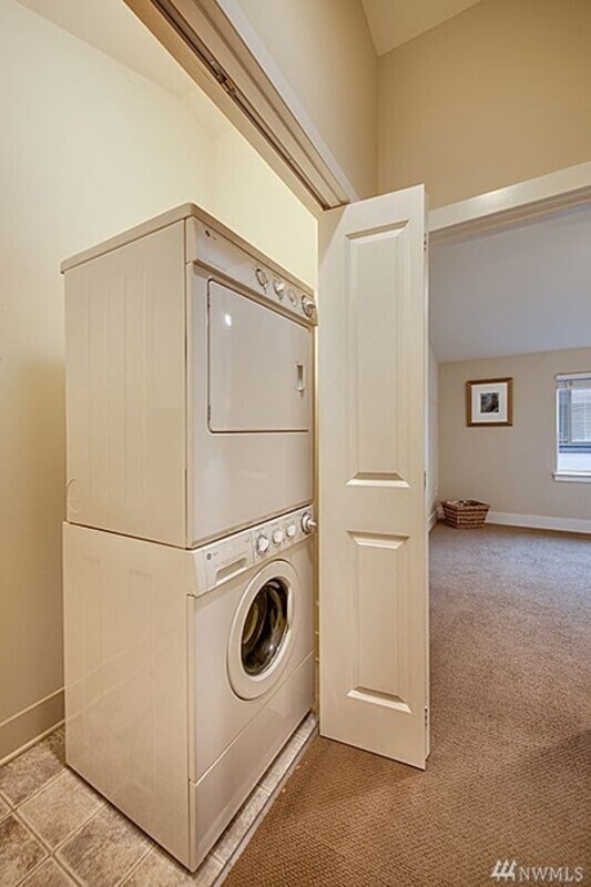 Building Photo - 3841 Woodland Park Ave N