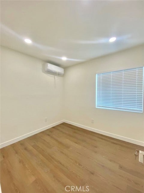 Building Photo - 920 W Olive Ave