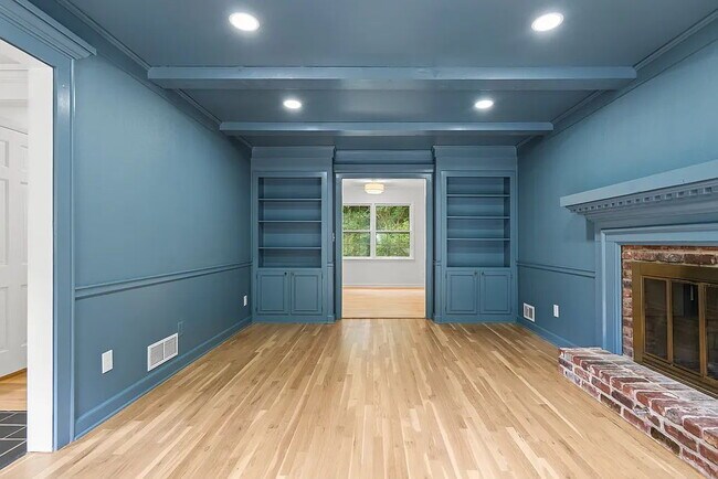 Building Photo - 2340 Castleridge Ct