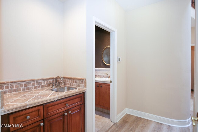 Building Photo - 1811 Fox Springs Cir