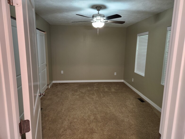 Bedroom 1 - 375 W Cruikshank Rd