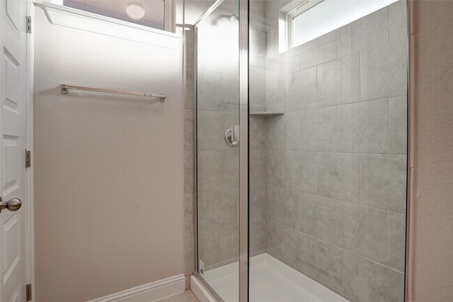 Building Photo - 135 Living Reef Dr