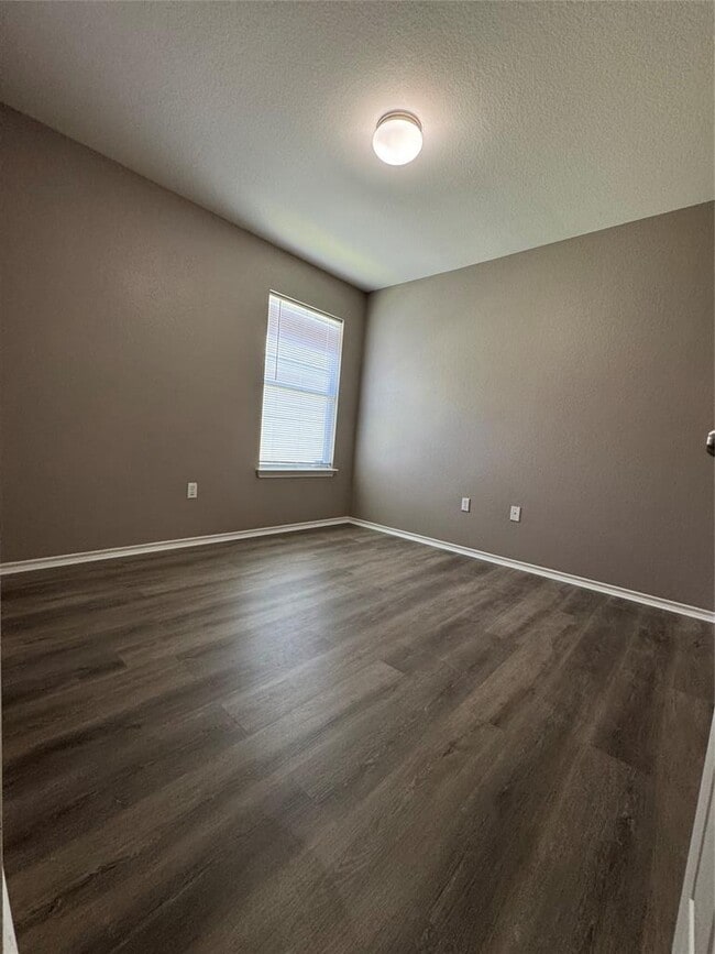 Building Photo - 7201 Cayenne Ln
