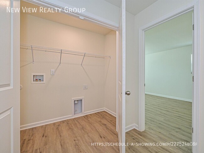Building Photo - 1725 E Cloaninger Ave