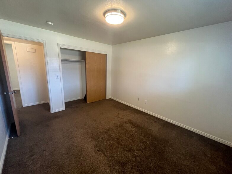 Building Photo - 171 E 850 S