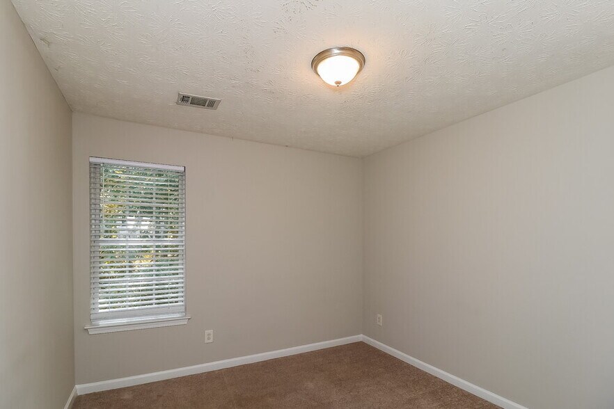 Building Photo - 86 Springbottom Dr SE