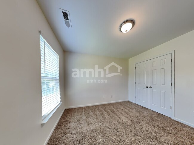 Building Photo - 1440 Cantwell Ct
