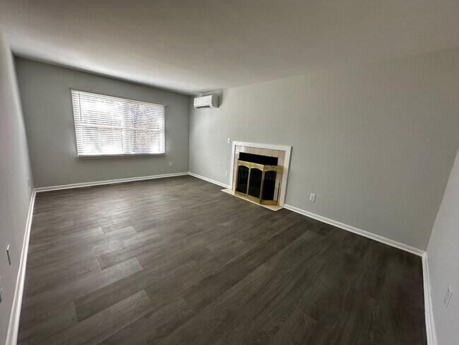 Building Photo - Weaverville Rental