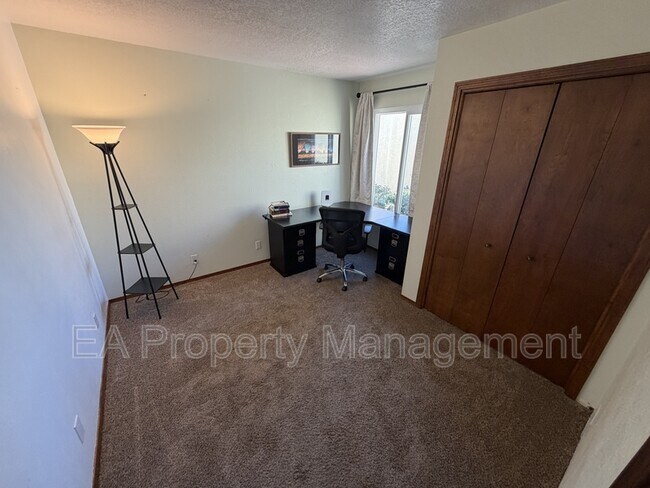 Building Photo - 4904 Purcell Dr NE