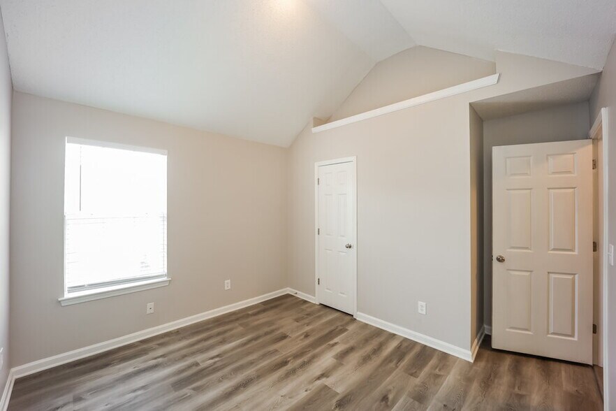 Building Photo - 310 Barshay Dr