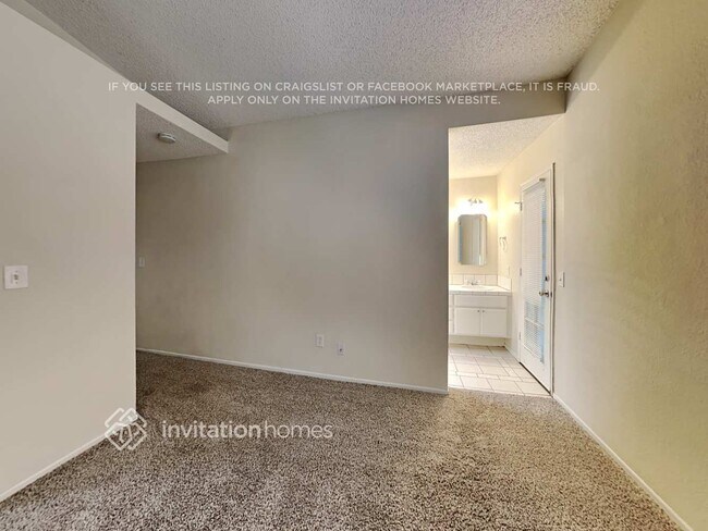 Building Photo - 15111 Wavecrest Dr