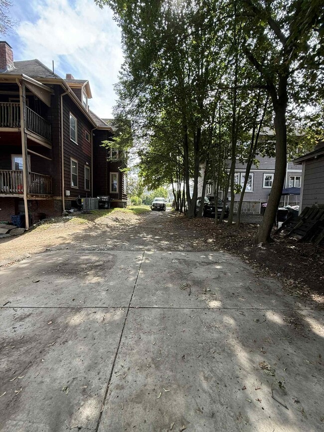 Primary Photo - 452 Gallivan Blvd