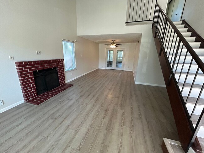 Building Photo - REDUCED!!!