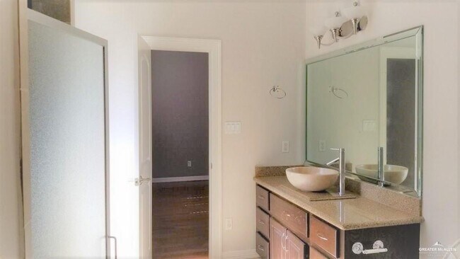 Building Photo - 2428 Carianna Ave
