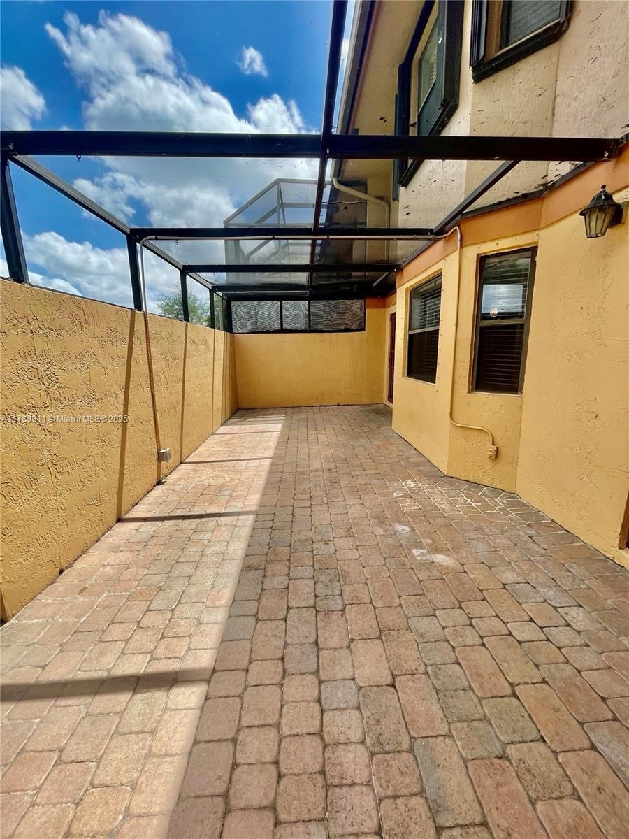 Building Photo - 11325 SW 9th Ct