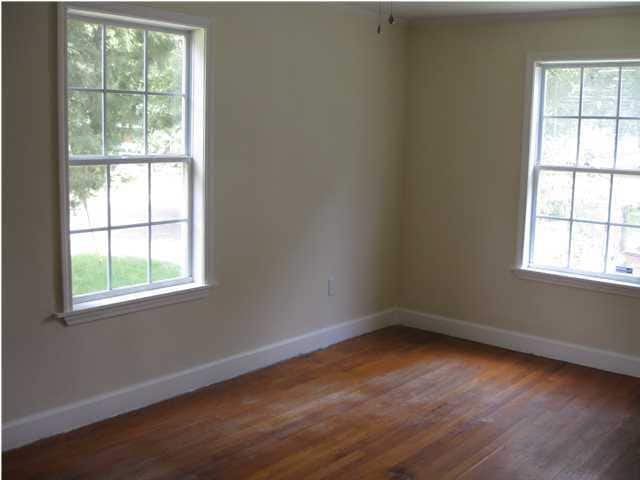 Building Photo - 2404 S Hillwood Dr