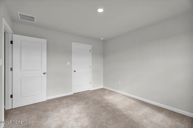 Building Photo - 220 Sandy Rdg Rd