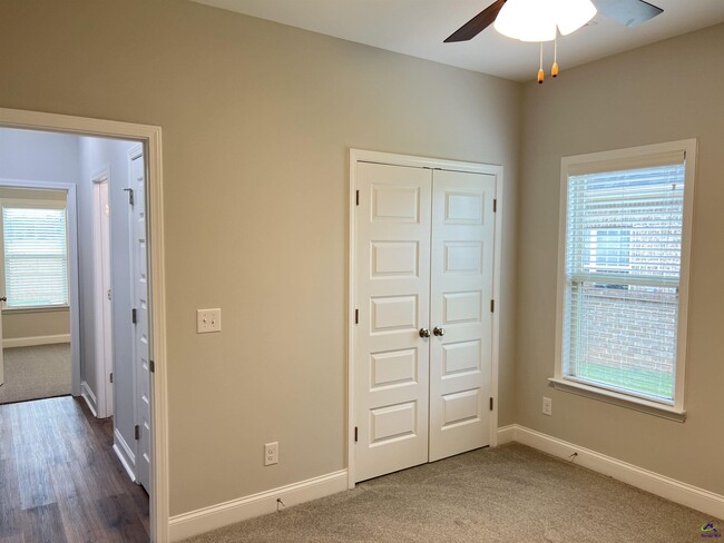 Building Photo - 306 Falls Drive
