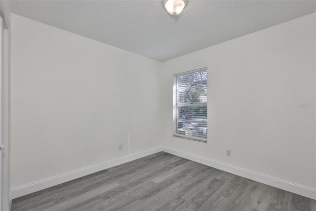 Building Photo - 11507 Valencia Dr