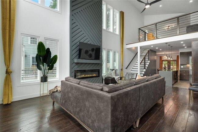 Building Photo - 255 Mathewson Pl SW