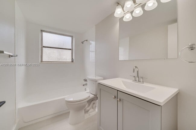 Building Photo - 841 SW 74th Terrace