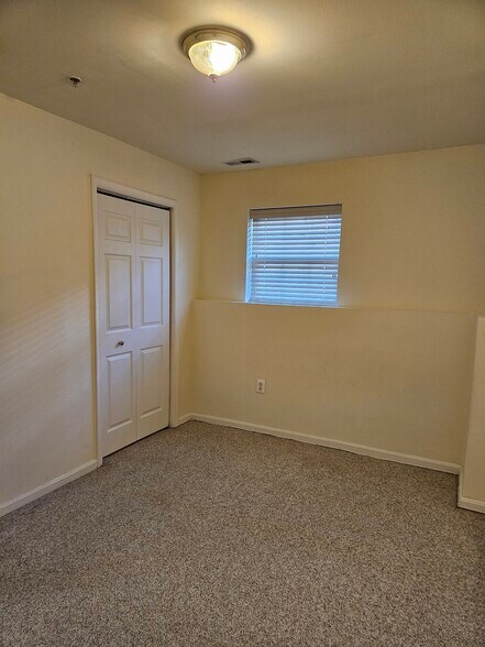 Building Photo - 8812 Community Square Ln