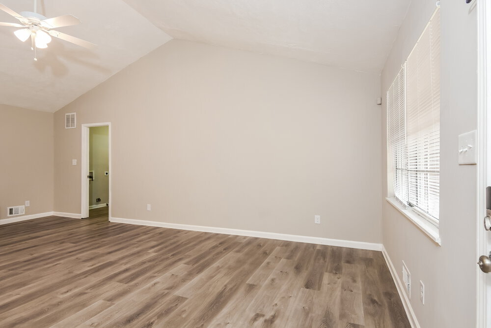 Building Photo - 6378 Valley Brook Dr