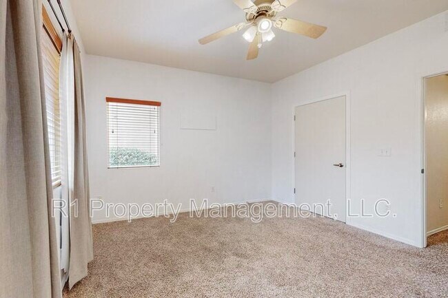 Building Photo - 6800 Vista Del Norte Dr NE