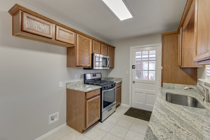 Building Photo - 3012 NW 44th St