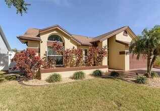 Building Photo - 3 Bed/2 Bath Clearwater Home with Pool: Av...