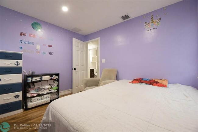 Building Photo - 9200 SW 51st Pl