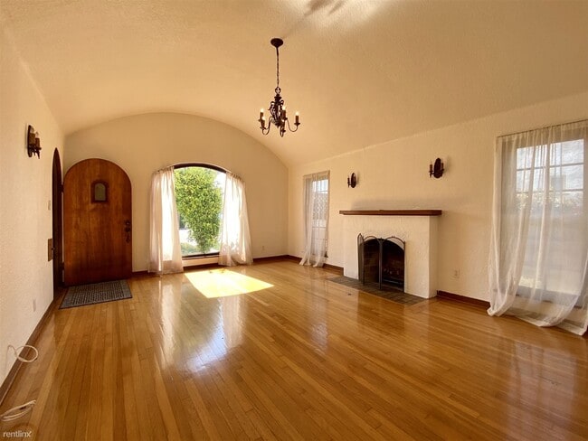 Building Photo - 2 br, 1 bath House - 3138 Bancroft Street