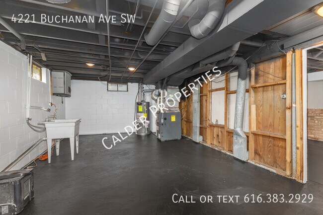 Building Photo - 4221 Buchanan Ave SW