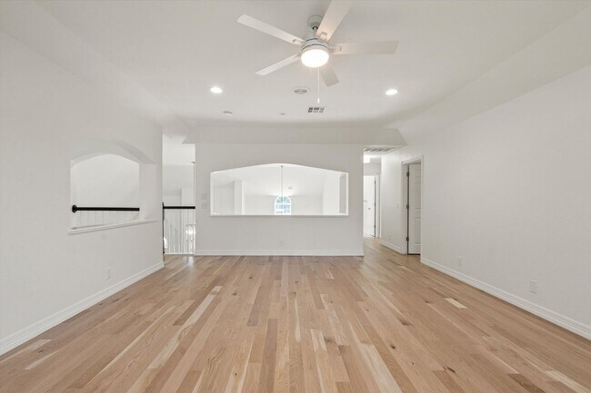 Building Photo - Exclusive Luxury Lease-124 N Crosstimber T...