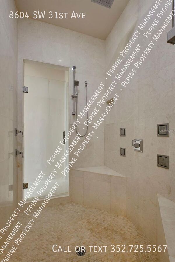 Building Photo - 8604 SW 31st Ave