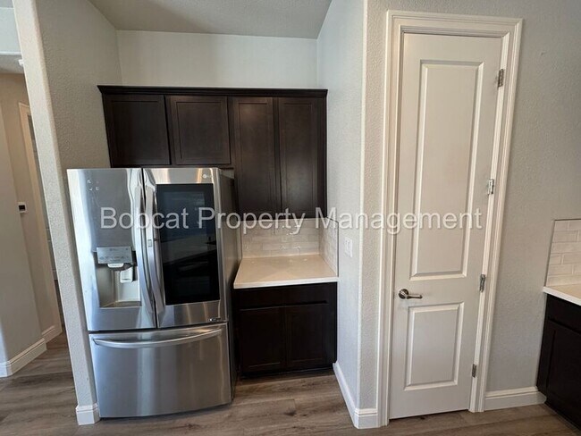 Building Photo - 925 Cranfield Ct