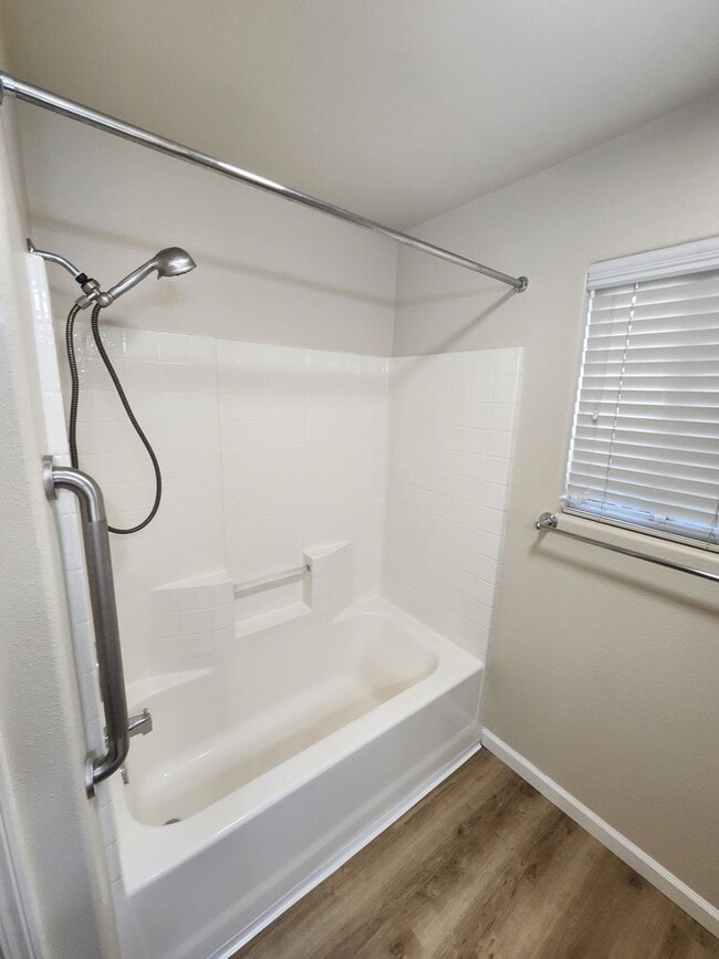 Building Photo - Downstairs 1 bedroom apartment with small patio and additional storage